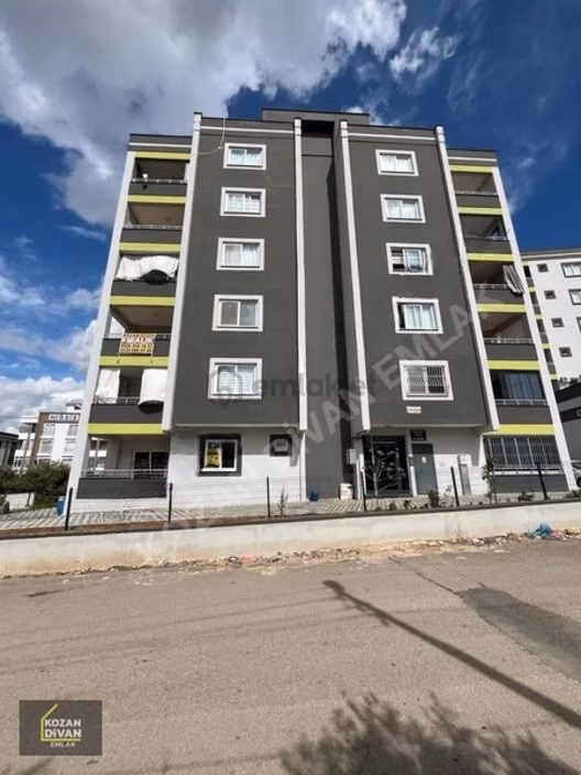 Kozan Divan Emlak'tan Bağlar'da Kombili Kiralık 3+1 2
