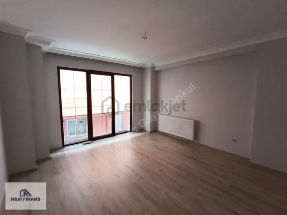 Çekmeköy Merkez Mah.i Kiralık 2+1 Ara Kat Daire 2