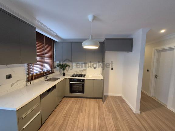 Mithatpaşa Mah.kıyıboyu Cad Manzaralı.site İçi.sıfır 2+1 1