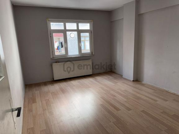 Yenibosna Merkez Cami Yakını Kiralık 85m² 2+1 Daire 1