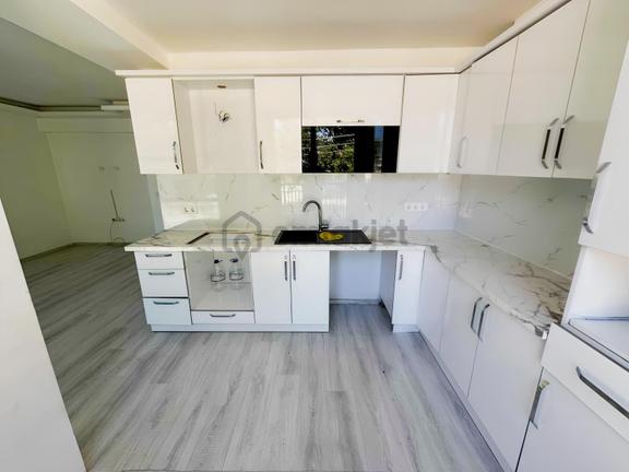 Dağlı Gayrimenkul'den 2+1 Kiralık Merkezi Konumda Fırsat Daire 1