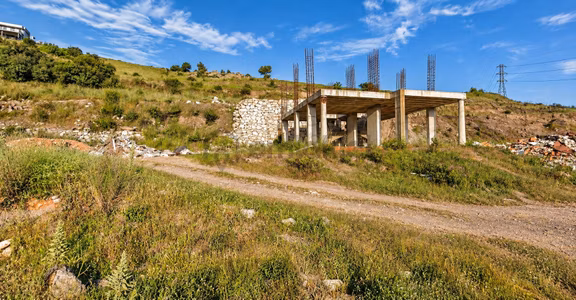 Muğla Milas Meşelik Satılık Natamam Daire Ve Arsası 1