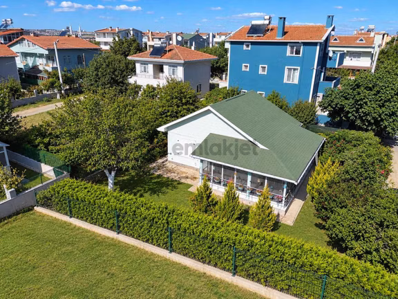Deniz Tarafında Bahçeli İskanlı Müstakil 2+1 Tek Katlı Villa 2