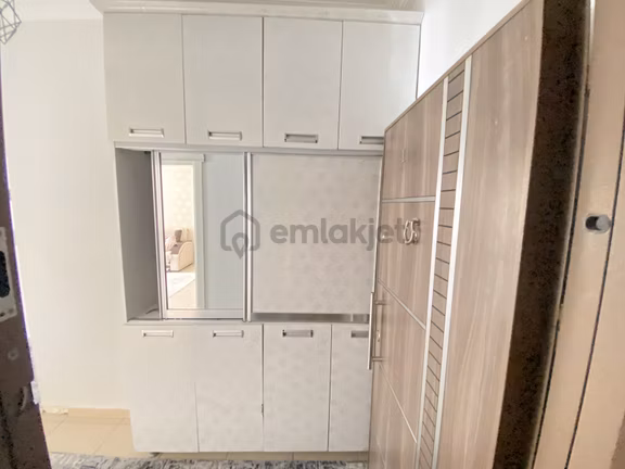 Tüm Kredi Kuruluşlarına Uygun Ön Cephe Satılık Ayrı Mutfaklı 2+1 1