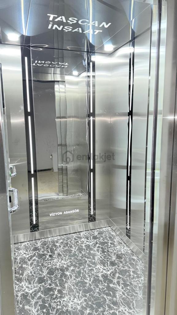 Kurtuluş'ta Kiralık Sıfır 2+1 Asansörlü Daire 2
