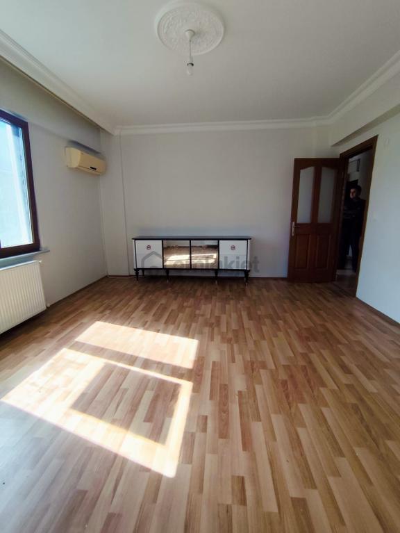 Mertcan'dan Hürriyet Mah. Caddeye Yürüme Mesafeli 2+1 Kiralık 1