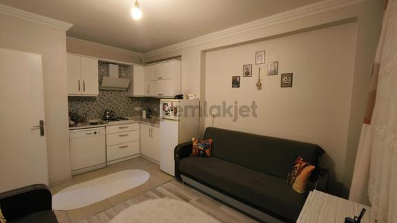 Bahçelievlerin Merkezinde Eşyalı, Ara Kat 1+1 Daire 1