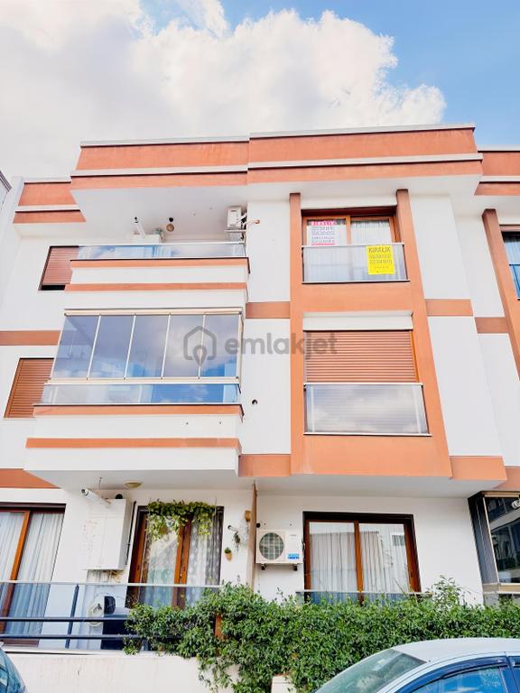 Emin'den Kiralık Menderes Belediye Yakını 2+1 Daire 1