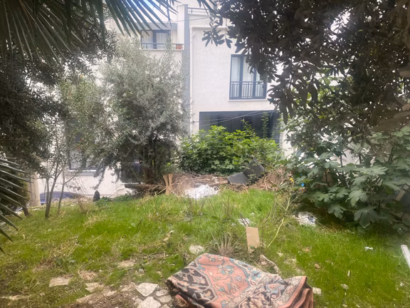 Yeşılyayla Da Üç Katlı Bına Ve Bahçesı 1