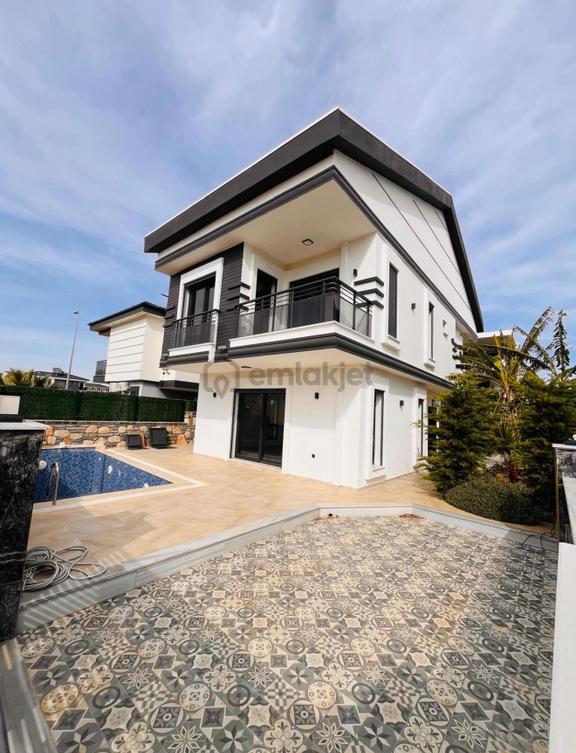 Kalabalık Ailelere Özel Tam Müstakil 5+1 Havuzlu Eşyalı Otoparklı Villa 1