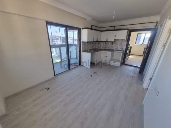 Edirne Cumhuriyet Mahallesinde Sıfır, Oturuma Hazır Kiralık 1+1 1