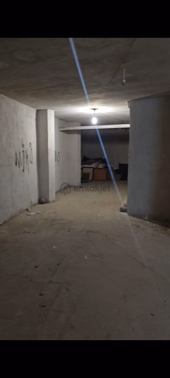 Turgutlu Nova Gayrimenkul'dan Kiralık 500 M² Geniş Dükkan 2