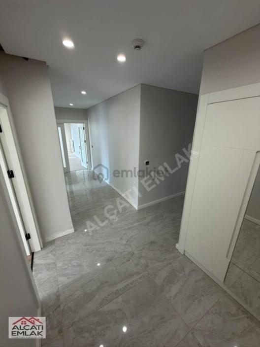 Meydan Başakşehir Yüksek Kat Satılık Daire 1
