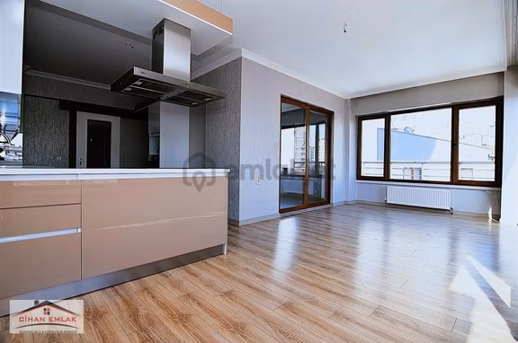 Barıştepe Mah Erolkaya Cadde Üzeri Özel Yapım Satlık 4+1 Daire 2