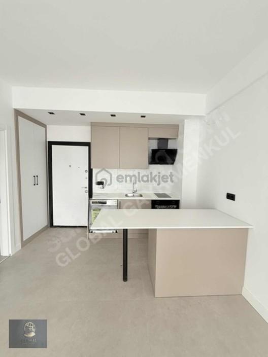 Alipaşa Avmler Mevki1+1 İskanlı Arakat Güney Cephe Sıfır Daire 2