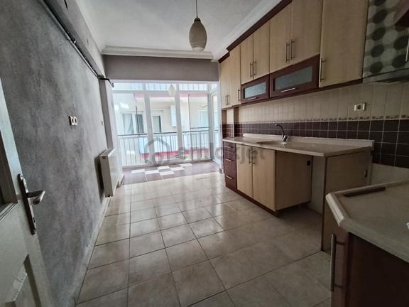 Denizli Şemikler Cinkaya Bulvarı’nda Geniş Kullanımlı 3+1 Kiralık Daire 1
