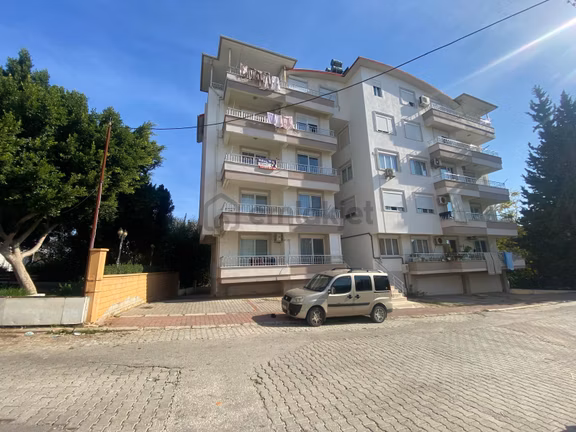Re Golf'ten Kökez Mahallesinde Geniş 3+1 Kiralık Daire 1
