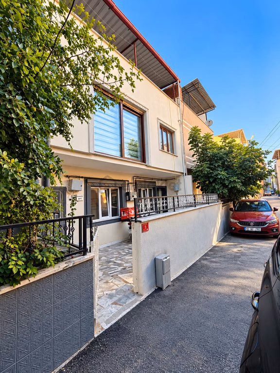 Kiralık Geniş 1+1 Cengiz Topel Cadde Yakını 1