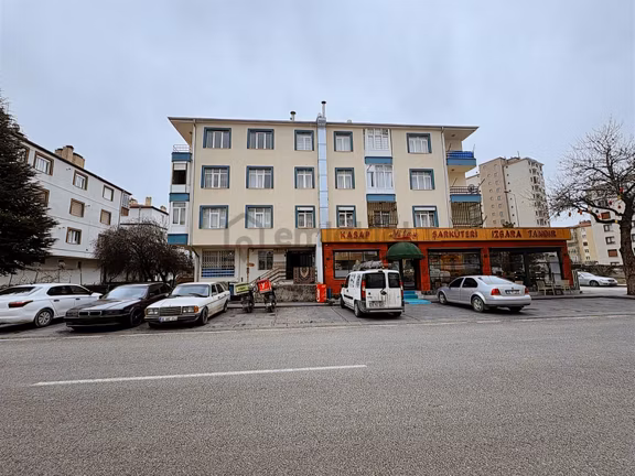 Erciyes Evler Mh. Konum Avantajlı 3+1 Kiralık Daire 1