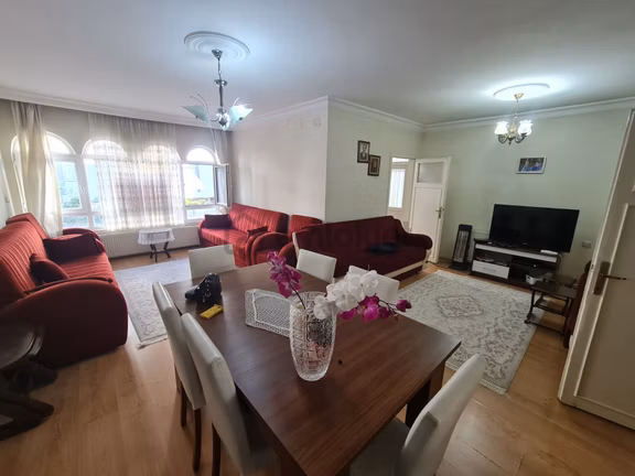 Katta Tek Daire Asansörlü Otoparklı Kilerli Satılık 3+1 Daire 2