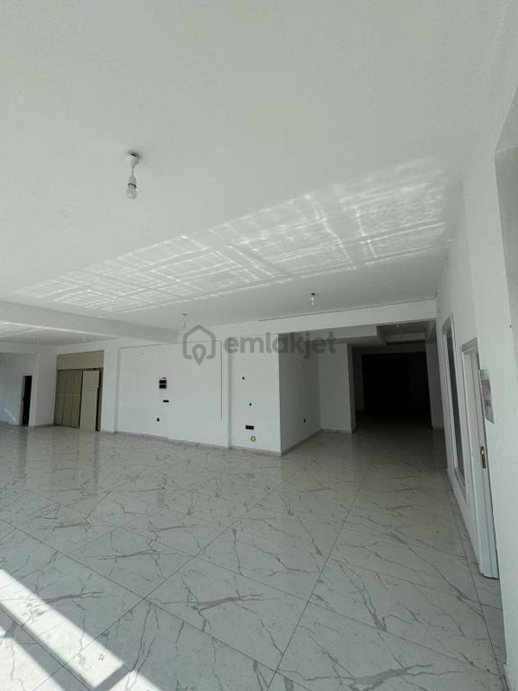 Samsun Beypınarda Kiralık 300 M² Geniş Kullanımlı Dükkan 1