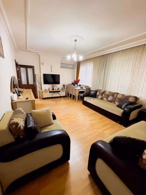 Hilal Gayrimenkul'den Merkeze Yakın Full Eşyalı *2+1* 1