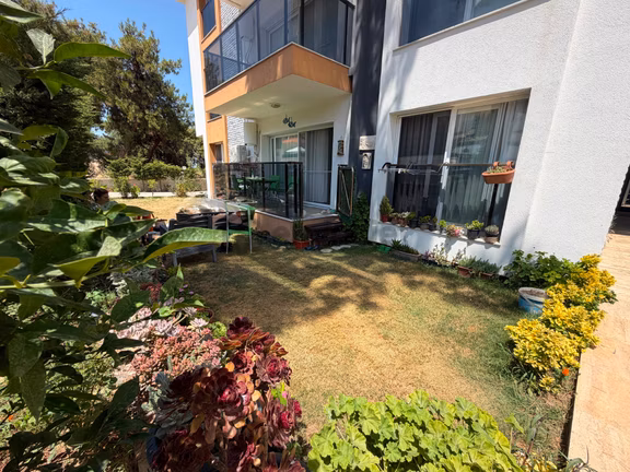 Kuşadası Davutlar Bahçe Katı 1+1 Havuzlu Daire 2