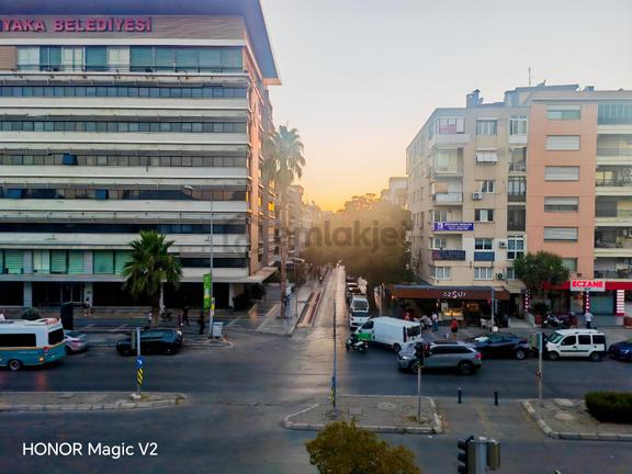 Karşıyaka Belediye Karşısı | Cadde Üzeri | 2+1 | Konut & Ofis 1