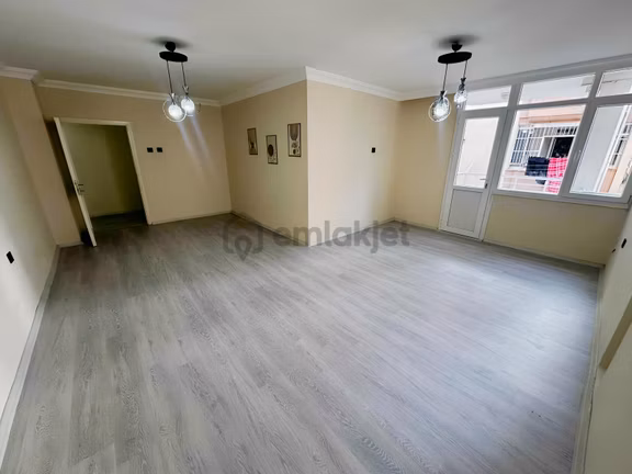 Yeşilyurt Asm Karşısı 2+1 Kiralık Çift Balkonlu Açık Otopark 1