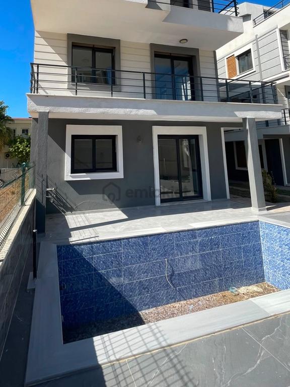 Didim Efeler Mahallesi'nde 4+1 Havuzlu Satılık Villa 2