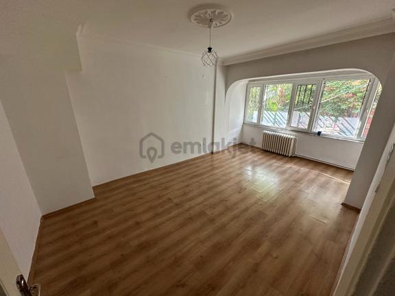 Satılık Yatırımlık Daire Eyüpsultan Binevler Sitesinde 80 M² 2