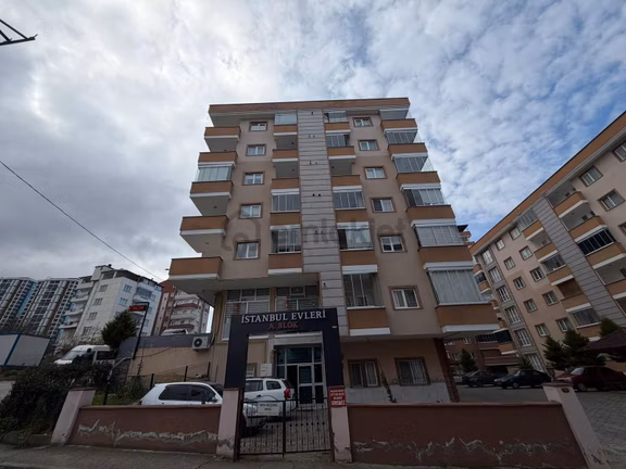 Vıp Gayrimenkul'den Söğütlü Merkez'de 3+1 Satılık Daire 1