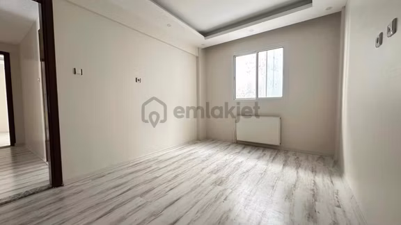 Güzelyalı Mh Sahile Yürüme Mesafesi 3+1 Arakat Genç Bina Satılık 1