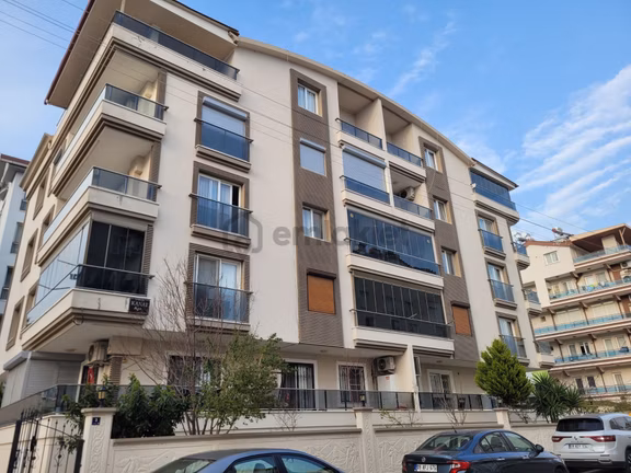 Didim Merkezde Kiralık 2+1 Ayrı Mutfak Asansörlü Eşyalı Daire 1