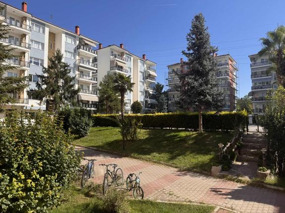 Remax Area Dan Havuzlu Sitede Eşyalı Kiralık 3+1 Daire 2