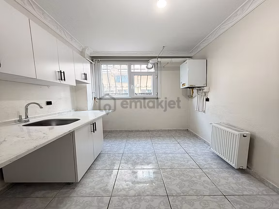 Cansever Yapı Farkı İle Kaçırılmayacak Satılık 2+1 Bahçe Katı 1