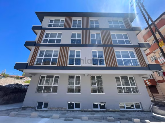 Erciyas'tan Cadde Üzeri Askeriye Yakını 3.katta 1+1 Sıfır Daire 2