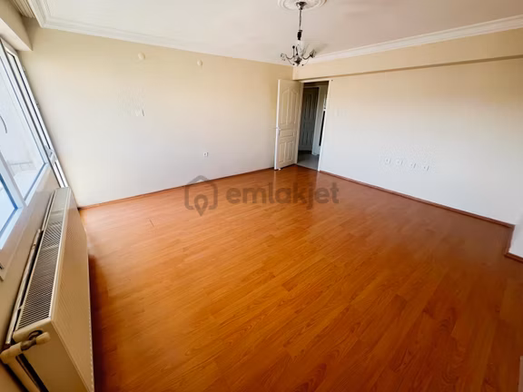 Buca Batı Çıkışında, Merkezi Konumda, Ferah Arakat Kiralık 3+1 2