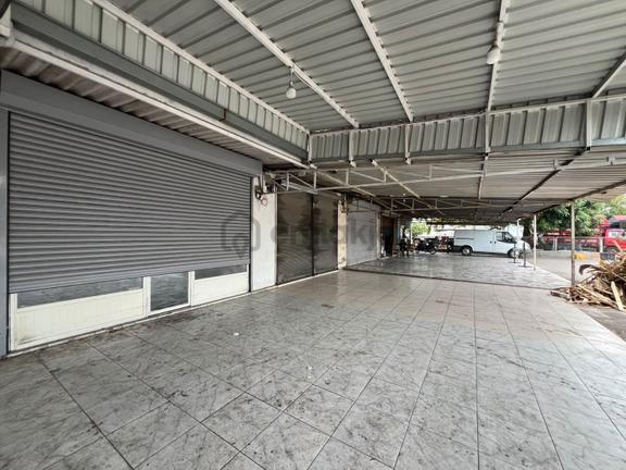 Yaşa Gyd - Mersin Hali İçinde Bakımlı Çok Amaçlı Satılık Dükkan 1