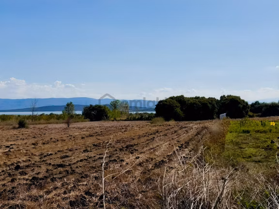 Tırpan Gayrimenkulden Yenikaraağaçta 10.700.00m2 Satılık Tarla 2