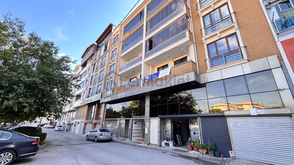 Beşevler Yıldırım Caddesinde Kiralık 3+1 Daire 1