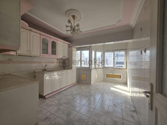 Yeni Mahalle Ordu Caddesi'nde Kiralık 3+1 Daire.. 2