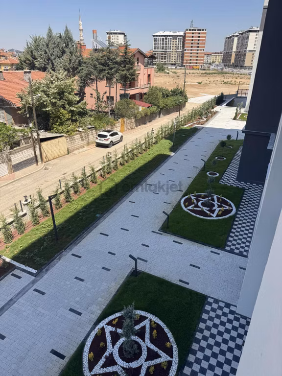Cengizler Gayrimenkul 'den Satılık 3+1 Arakat Daire 1