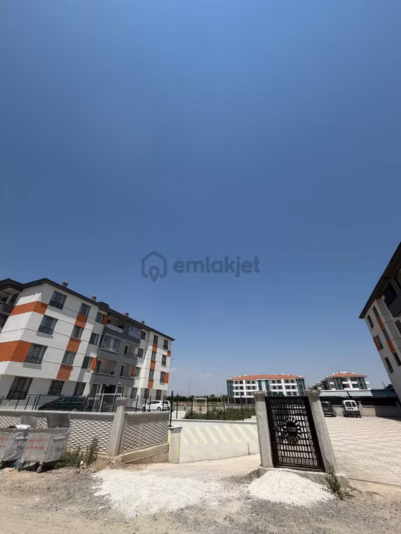 Karaman Yolu Caddesin'de Satılık 3+1 Sıfır Arakat Daire 2