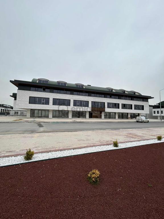 Cengizler'den Kobisan 4'te 245 M2 Kiralık Ofis 1