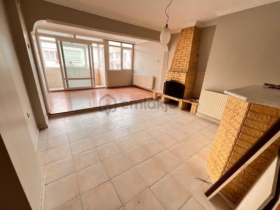 Bahçeli Evlerde Metro Yakını 3+1 Kiralık Daire 1
