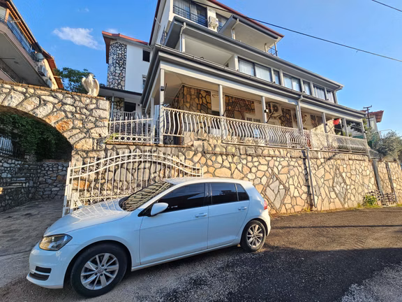 Goldhouse Dan Karaçulha Da Satılık Üniversiteye Yakın Eşyalı 1+0 1