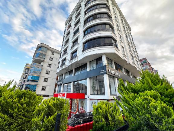 Atakent'de Bulvara Cephe Kiralık 3+1 Giyinme Odalı Lüks Daire 2