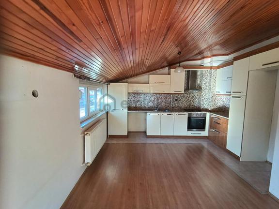 Ender Uysal Gayrimenkulden Kınıklıda 2+1 100 M2 Amerikan Mutfak Teraslı Çatıkatı 1