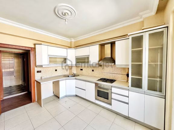 Aktif'ten Hamidiye'de 7 Yaşında Asansörlü Ayrı Mutfaklı Kiralık 3+1 Daire 1